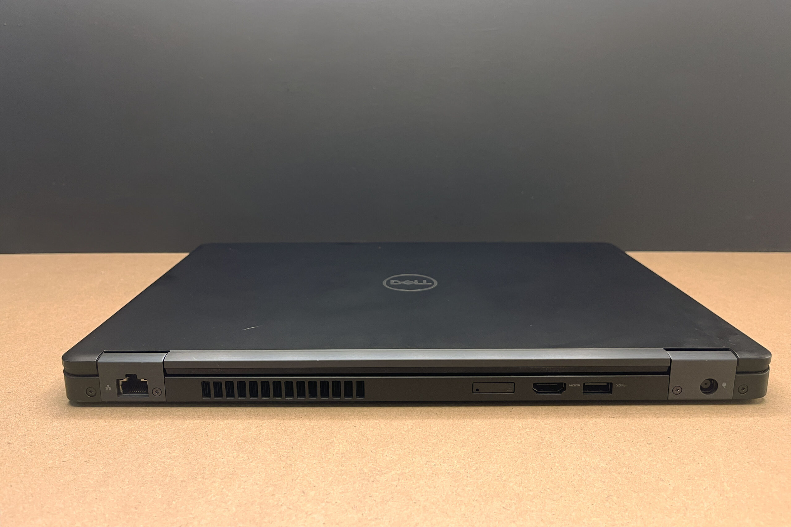 Laptop Dell Latitude 5490 14" i5-7300U / 16 GB / 256 GB / Windows 11 Pro - obrazek 4