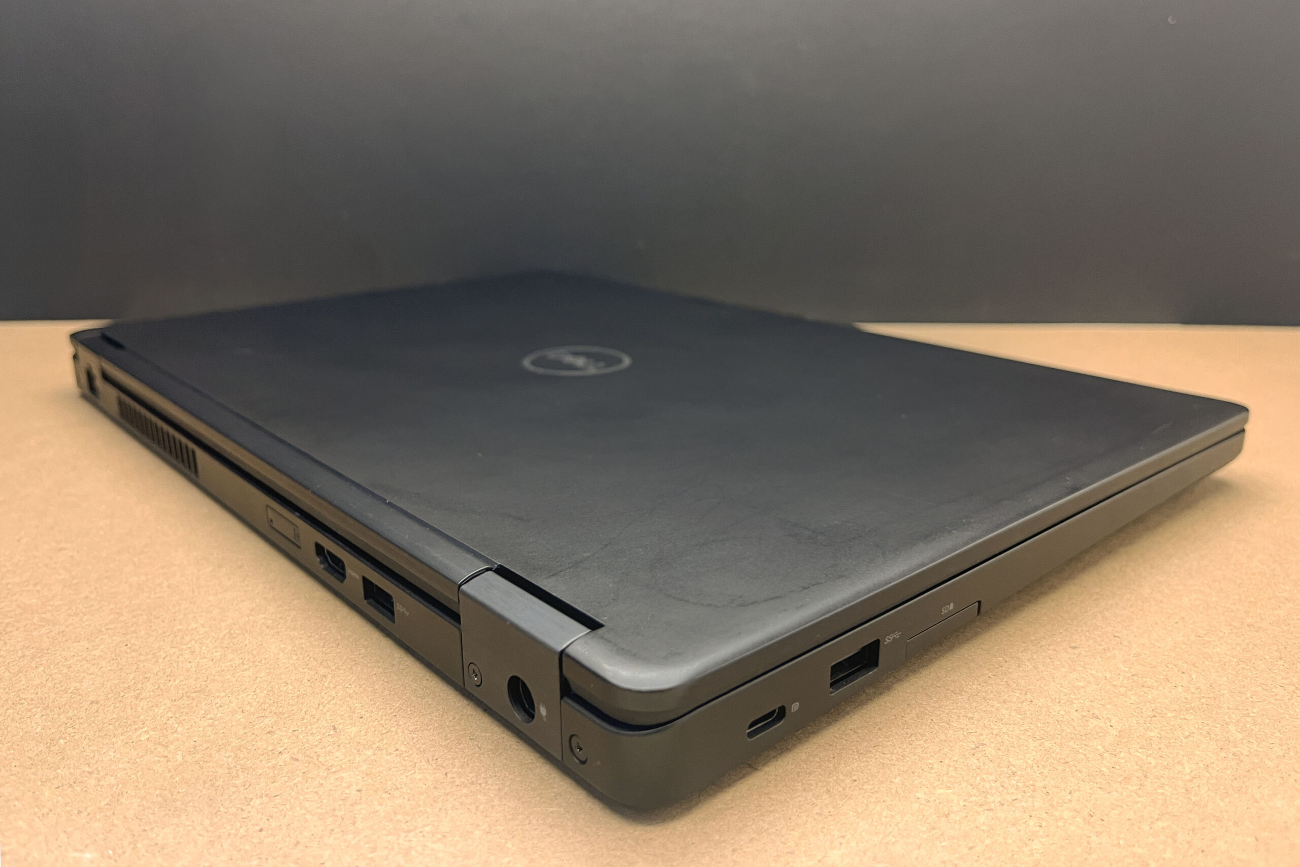 Laptop Dell Latitude 5490 14" i5-7300U / 16 GB / 256 GB / Windows 11 Pro - obrazek 5