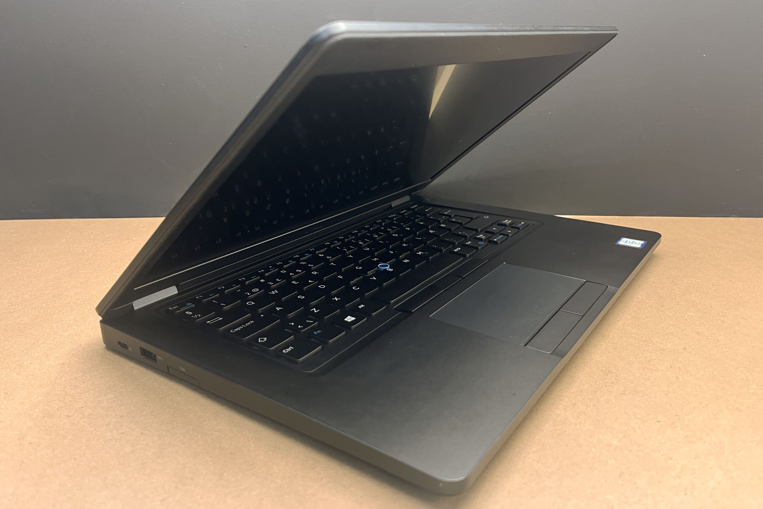 Laptop Dell Latitude 5490 14" i5-7300U / 16 GB / 256 GB / Windows 11 Pro - obrazek 14